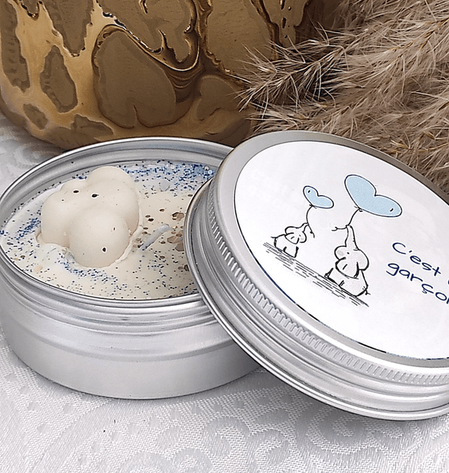 Bougie boîte métallique cadeau invités baby shower / gender reveal 